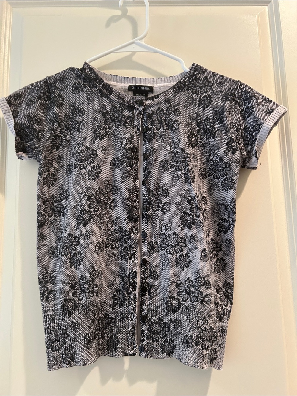 Cool Attitudes Button-Front Cardigan Floral Knit Top cuff short sleeve size S